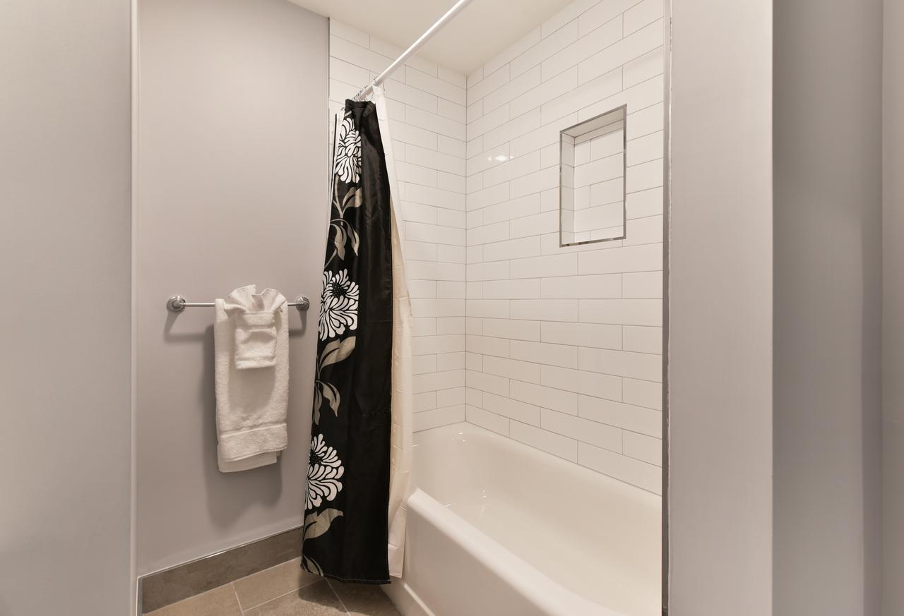 Global Luxury Suites At Longwood 브루클라인 외부 사진