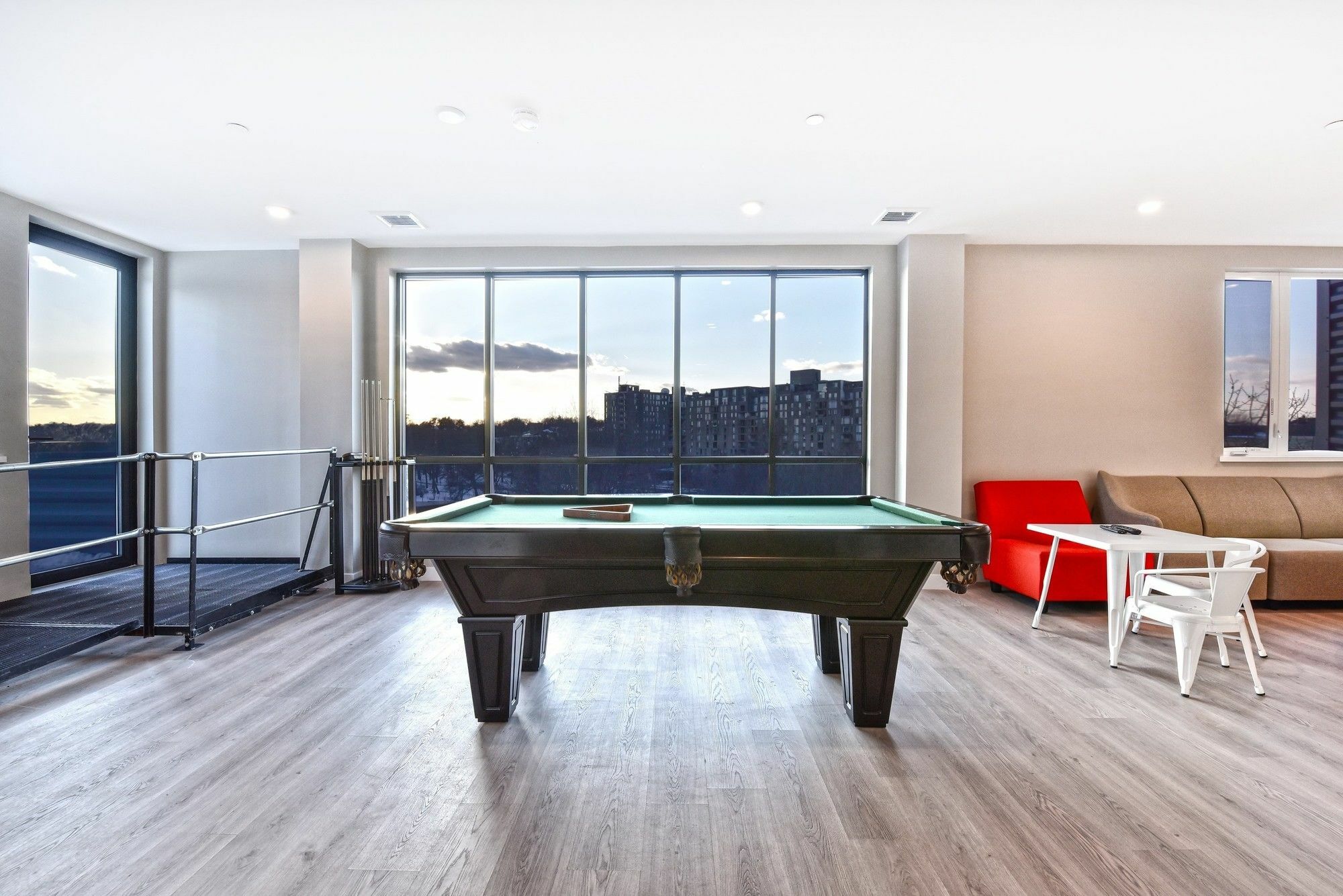 Global Luxury Suites At Longwood 브루클라인 외부 사진