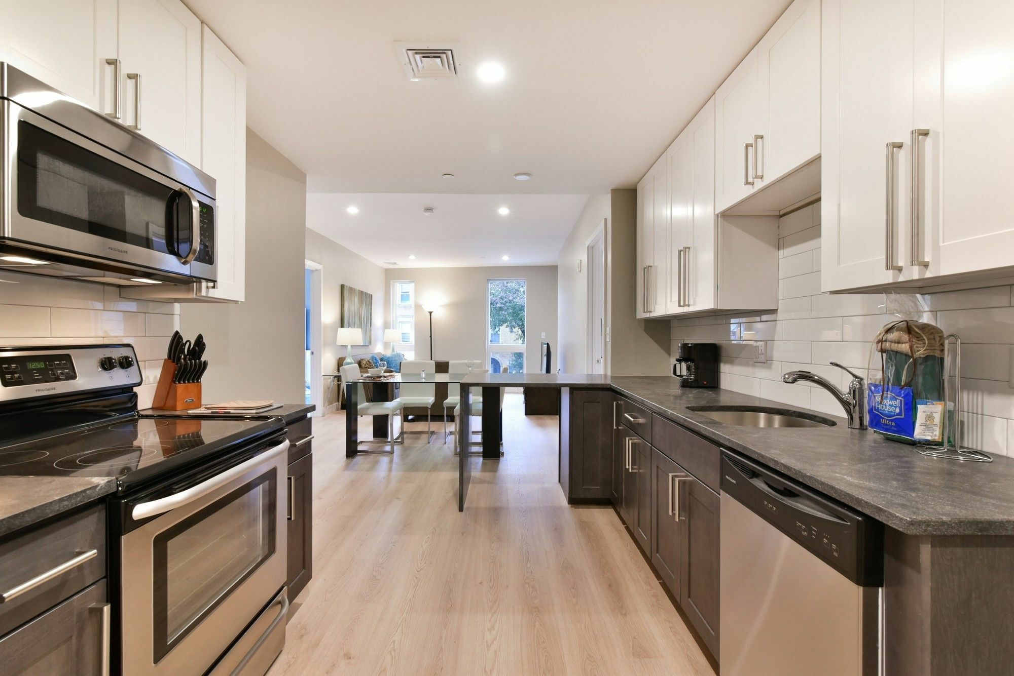 Global Luxury Suites At Longwood 브루클라인 외부 사진